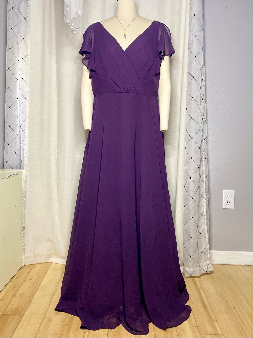 💟 V-Neck Purple Maxi Dress with Flutter Sleeves Size 12